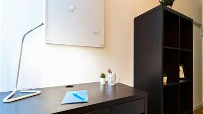 Room for rent in Milano Zona 5 - Vigentino, Chiaravalle, Gratosoglio, Milan