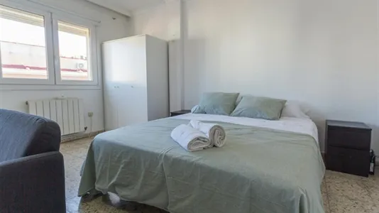 Rooms in Málaga - photo 5