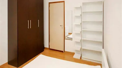 Room for rent in Milano Zona 6 - Barona, Lorenteggio, Milan