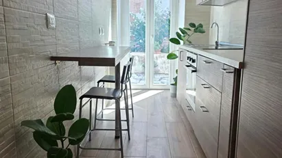Room for rent in Roma Municipio VI – Roma Delle Torri, Rome