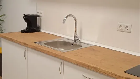 Rooms in Madrid Centro - photo 9