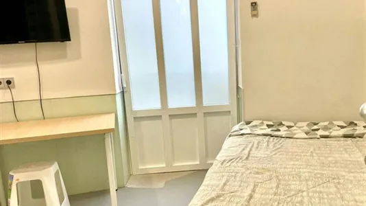 Rooms in Valencia Ciutat Vella - photo 8