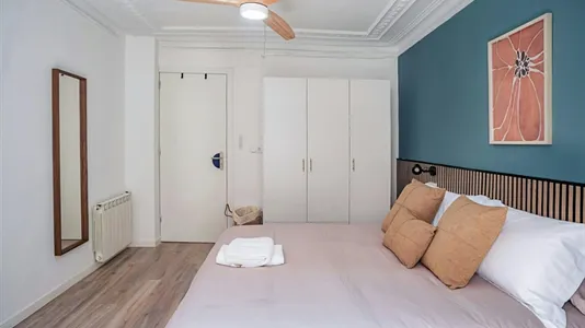 Rooms in Barcelona Ciutat Vella - photo 7