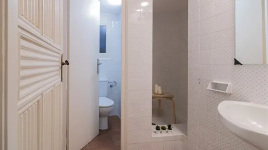 Rooms in Barcelona Eixample - photo 9