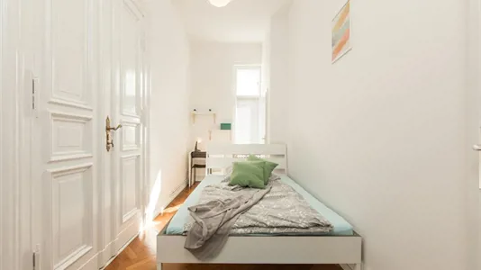 Rooms in Berlin Charlottenburg-Wilmersdorf - photo 1