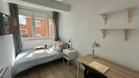 Rooms in Madrid Carabanchel - photo 1