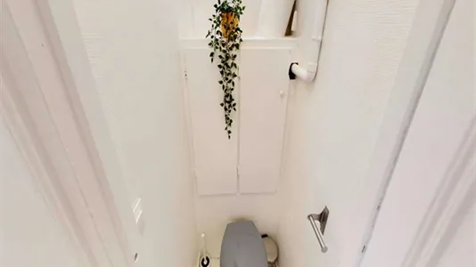 Rooms in Paris 8ème arrondissement - photo 9