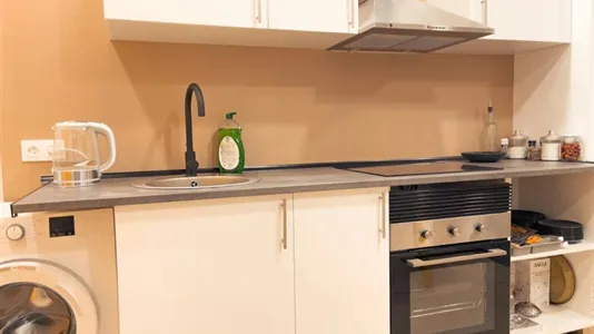 Rooms in Barcelona Ciutat Vella - photo 6