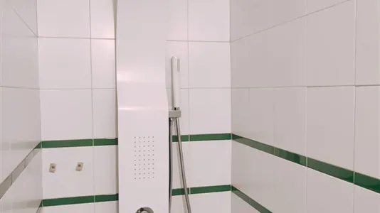 Rooms in Barcelona Ciutat Vella - photo 5