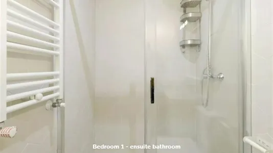 Rooms in Madrid Centro - photo 9