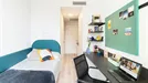 Room for rent, Barcelona Les Corts, Barcelona, &lt;span class=&quot;blurred street&quot; onclick=&quot;ProcessAdRequest(7749590)&quot;&gt;&lt;span class=&quot;hint&quot;&gt;See streetname&lt;/span&gt;[xxxxxxxxxxxxx]&lt;/span&gt;