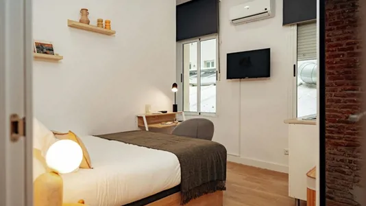 Rooms in Madrid Retiro - photo 2
