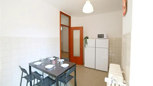 Rooms in Lecco - photo 9