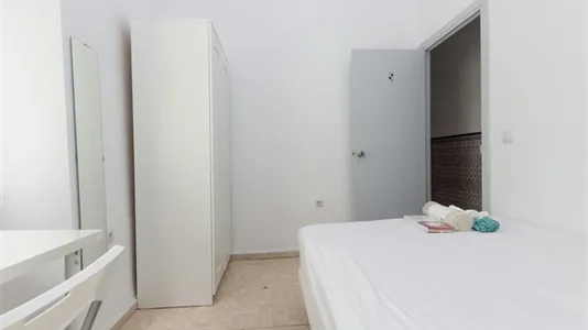 Rooms in Málaga - photo 4