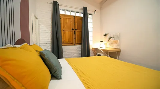 Rooms in Barcelona Ciutat Vella - photo 4