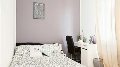Room for rent in Milano Zona 6 - Barona, Lorenteggio, Milan