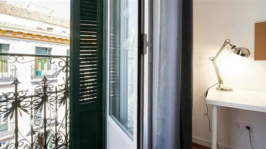 Rooms in Madrid Centro - photo 5