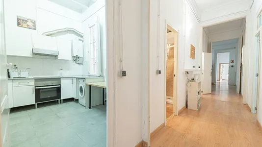Rooms in Barcelona Eixample - photo 6