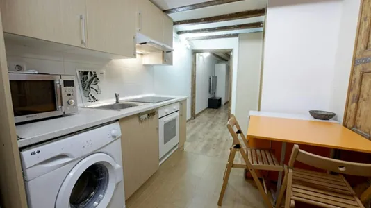 Apartments in Barcelona Ciutat Vella - photo 7