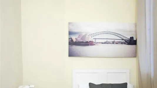 Rooms in Madrid Chamberí - photo 2