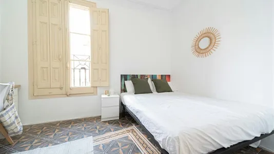 Rooms in Barcelona Ciutat Vella - photo 2