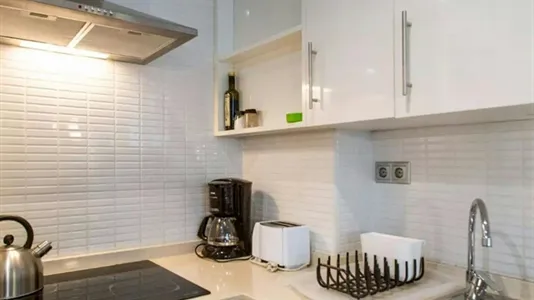 Apartments in Barcelona Ciutat Vella - photo 9