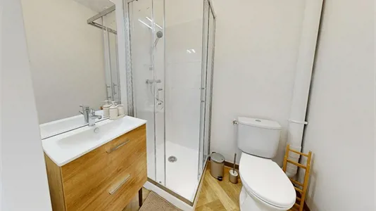 Rooms in Lyon - photo 3