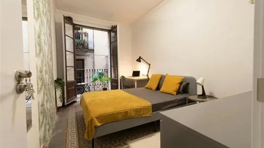 Rooms in Barcelona Ciutat Vella - photo 1