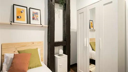 Rooms in Madrid Centro - photo 5