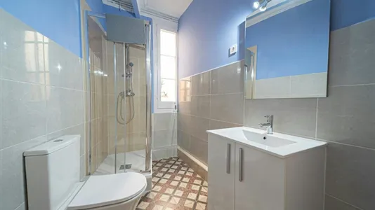 Rooms in Barcelona Ciutat Vella - photo 10