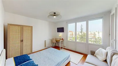 Room for rent in Dijon, Bourgogne-Franche-Comté