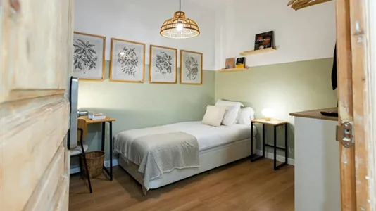 Rooms in Barcelona Eixample - photo 1
