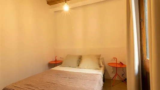 Apartments in Barcelona Ciutat Vella - photo 5