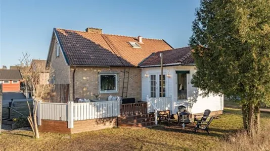 Houses in Kumla - photo 3