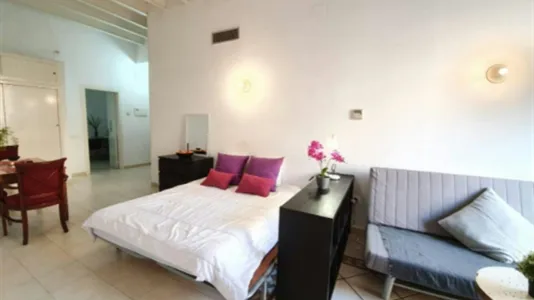 Apartments in Barcelona Ciutat Vella - photo 2