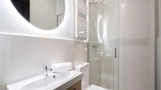 Rooms in Madrid Centro - photo 8