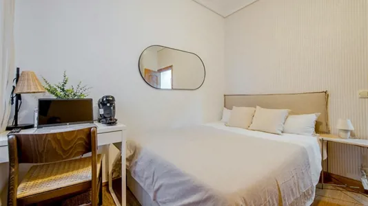 Rooms in Madrid Retiro - photo 2