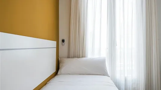 Rooms in Madrid Centro - photo 2
