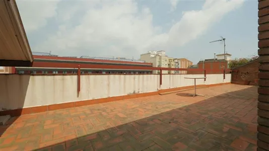 Rooms in Barcelona Sants-Montjuïc - photo 9