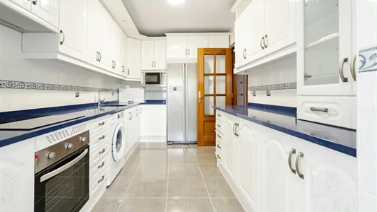 Rooms in Guadalajara - photo 5