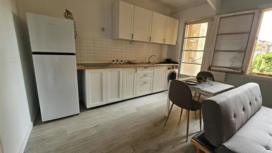 Rooms in Barcelona Ciutat Vella - photo 7