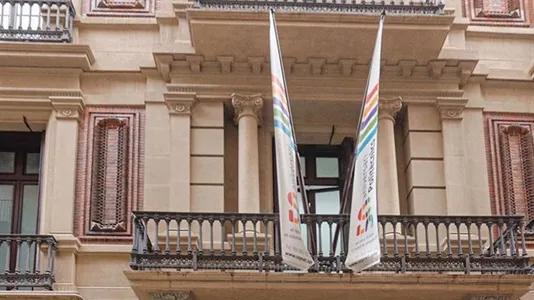 Rooms in Barcelona Ciutat Vella - photo 10