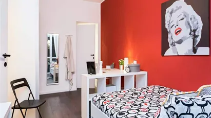 Room for rent in Milano Zona 1 - Centro storico, Milan