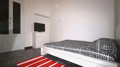 Room for rent in Milano Zona 8 - Fiera, Gallaratese, Quarto Oggiaro, Milan