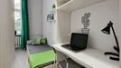Room for rent, Warsaw, &lt;span class=&quot;blurred street&quot; onclick=&quot;ProcessAdRequest(13902875)&quot;&gt;&lt;span class=&quot;hint&quot;&gt;See streetname&lt;/span&gt;[xxxxxxxxxxxxx]&lt;/span&gt;