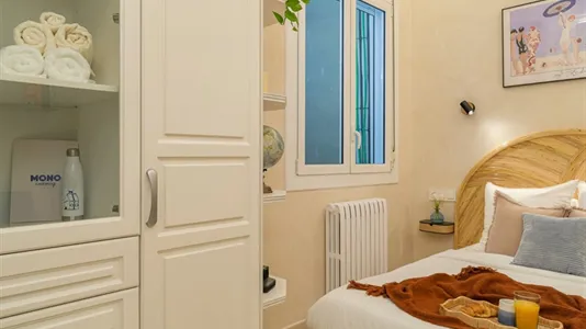 Rooms in Barcelona Eixample - photo 5