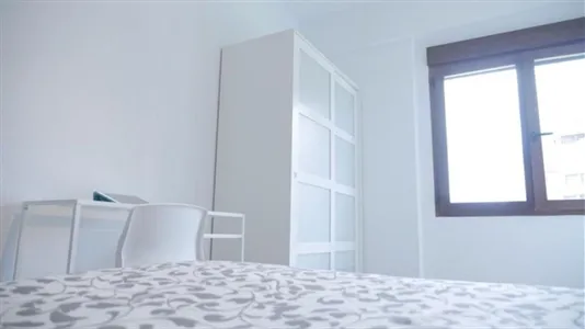 Rooms in Barcelona Eixample - photo 9