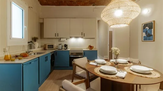 Rooms in Barcelona Ciutat Vella - photo 8