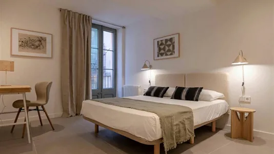 Apartments in Barcelona Ciutat Vella - photo 3