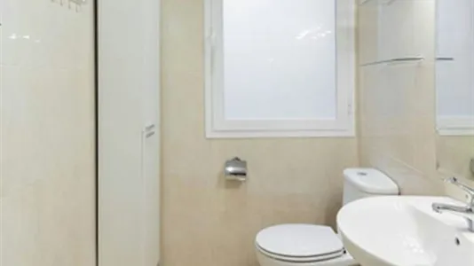 Rooms in Madrid Retiro - photo 9